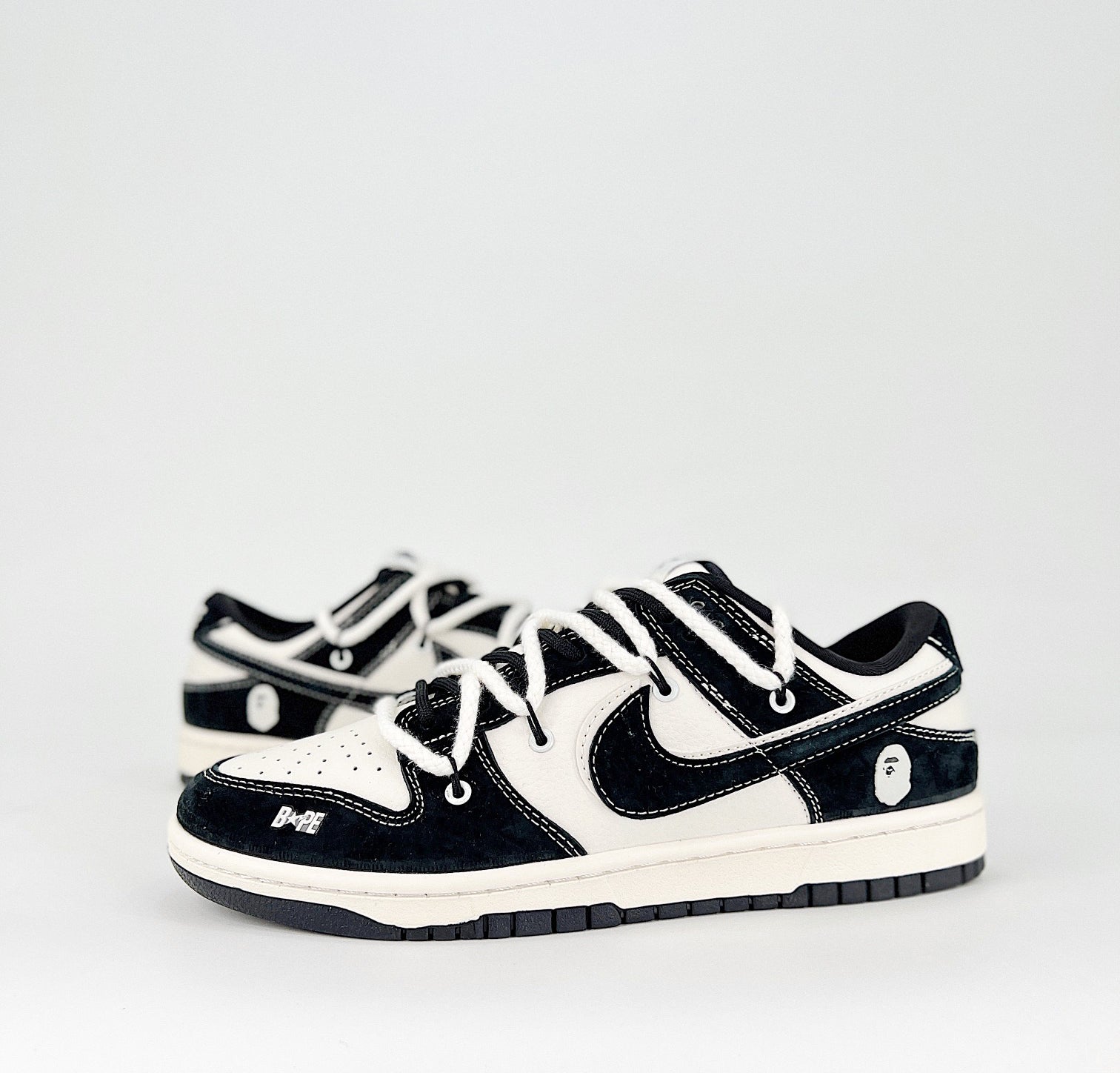 NIKE DUNK SB LOW BLACK