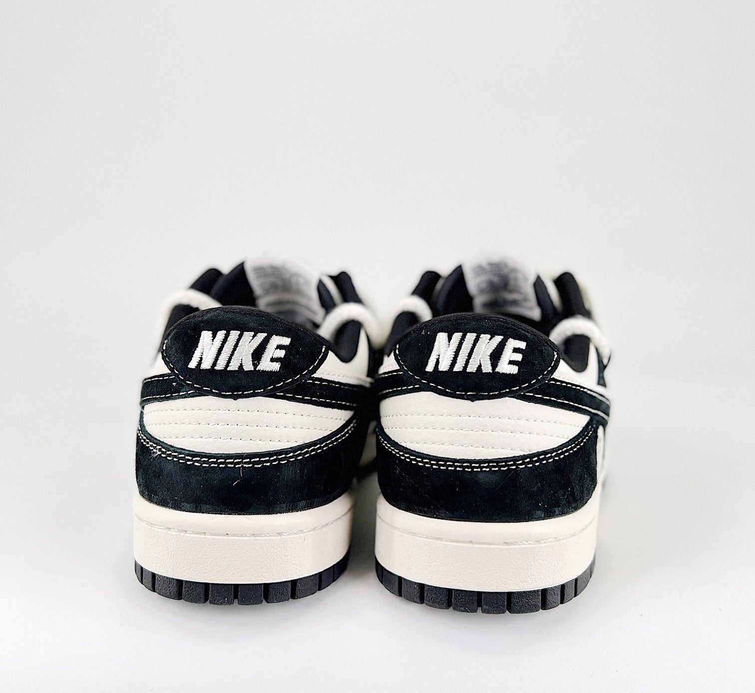 NIKE DUNK SB LOW BLACK